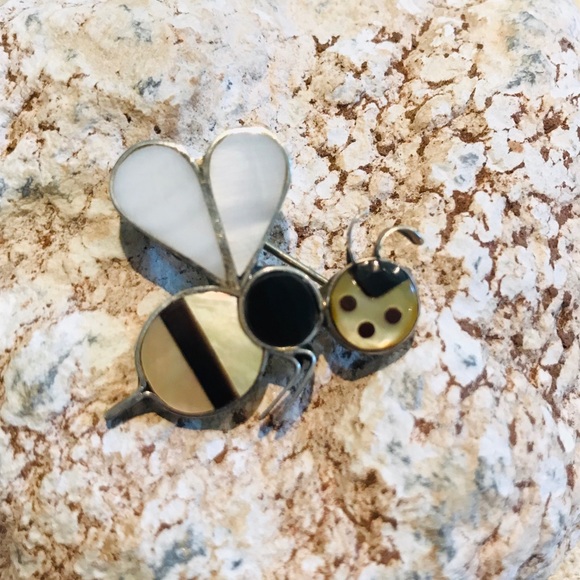 Zuni bee pin/pendant signed AA Zuni - Picture 1 of 5